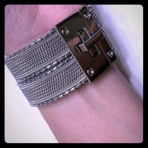 Express cuff bracelet